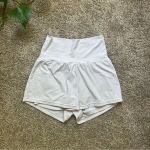 White High-Waist Athletic Shorts from halara size xs